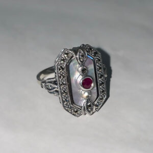 art-deco-ring-mother-of-pearl-ruby