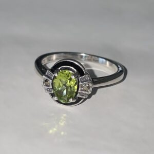 art-deco-ring-peridot